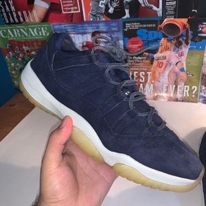 Air Jordan 11 Retro Low ‘RE2PECT’ size 10.5